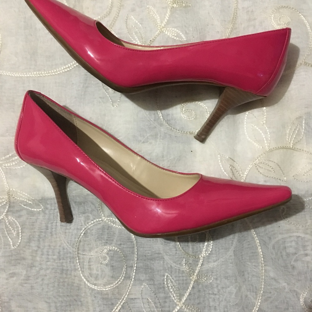 Shoe - Picture 2 of 4